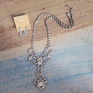 Faux Diamond like drop pendant Silver tone Necklace and 2 pier pierced earrings